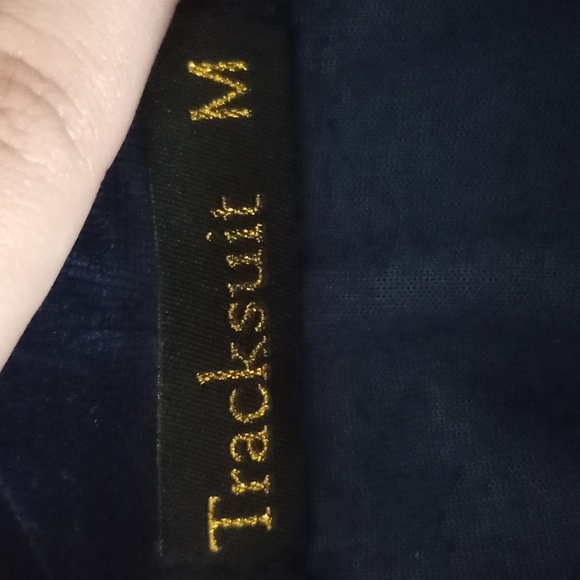 Tracksuit - Picture 3 of 8